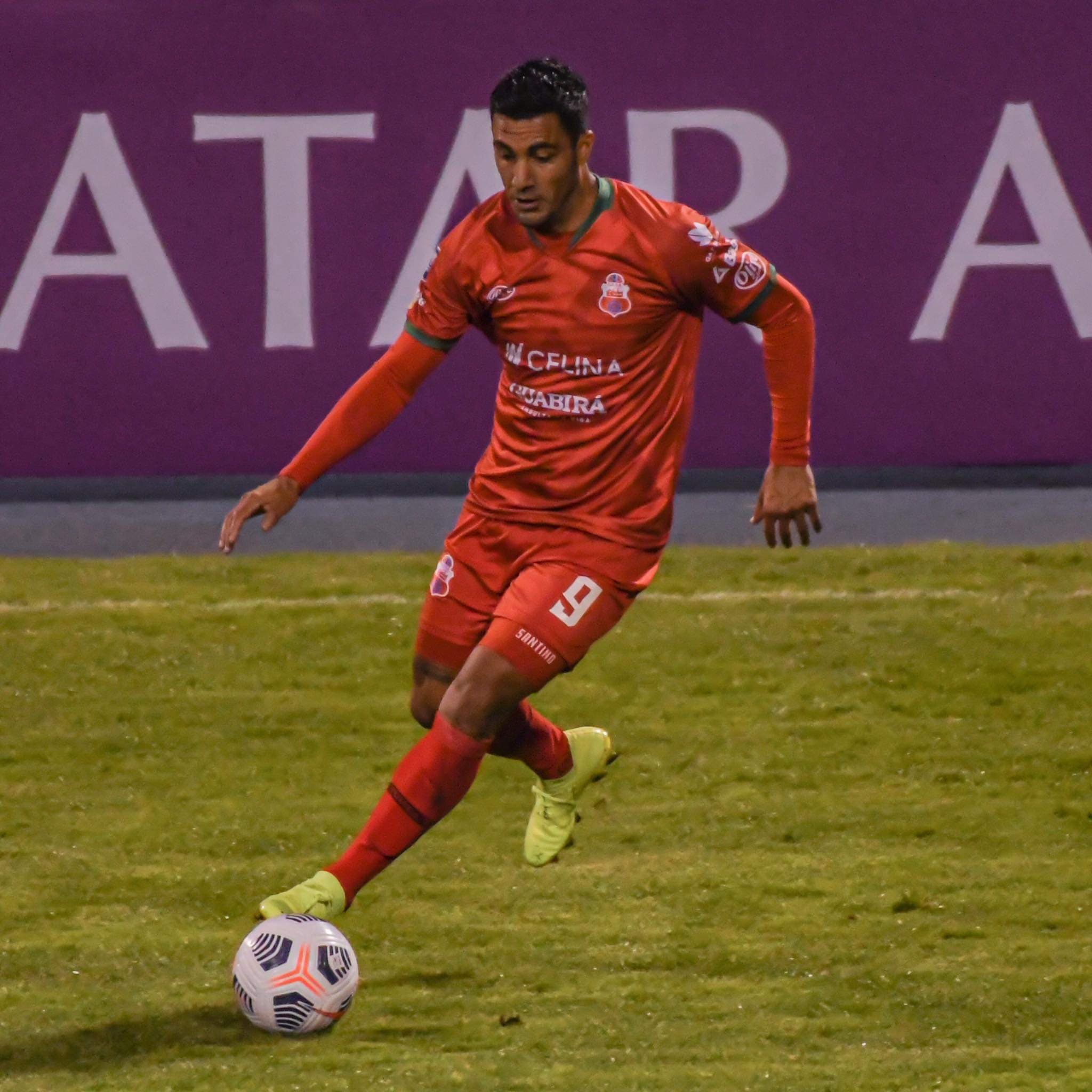 Juan Leandro 'Chicho' Vogliotti en acción como jugador (3)